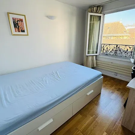 Artist Rooms Paris *